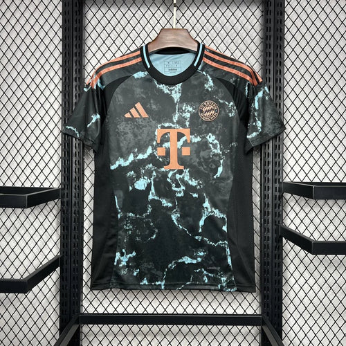 Bayern Munich 24-25 Away
