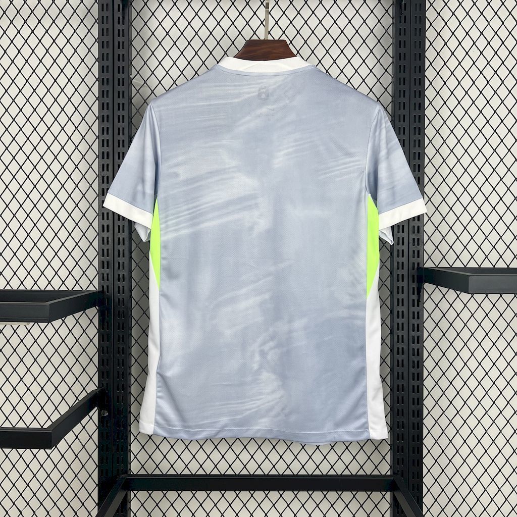 Wolfsburg 25-26 Away