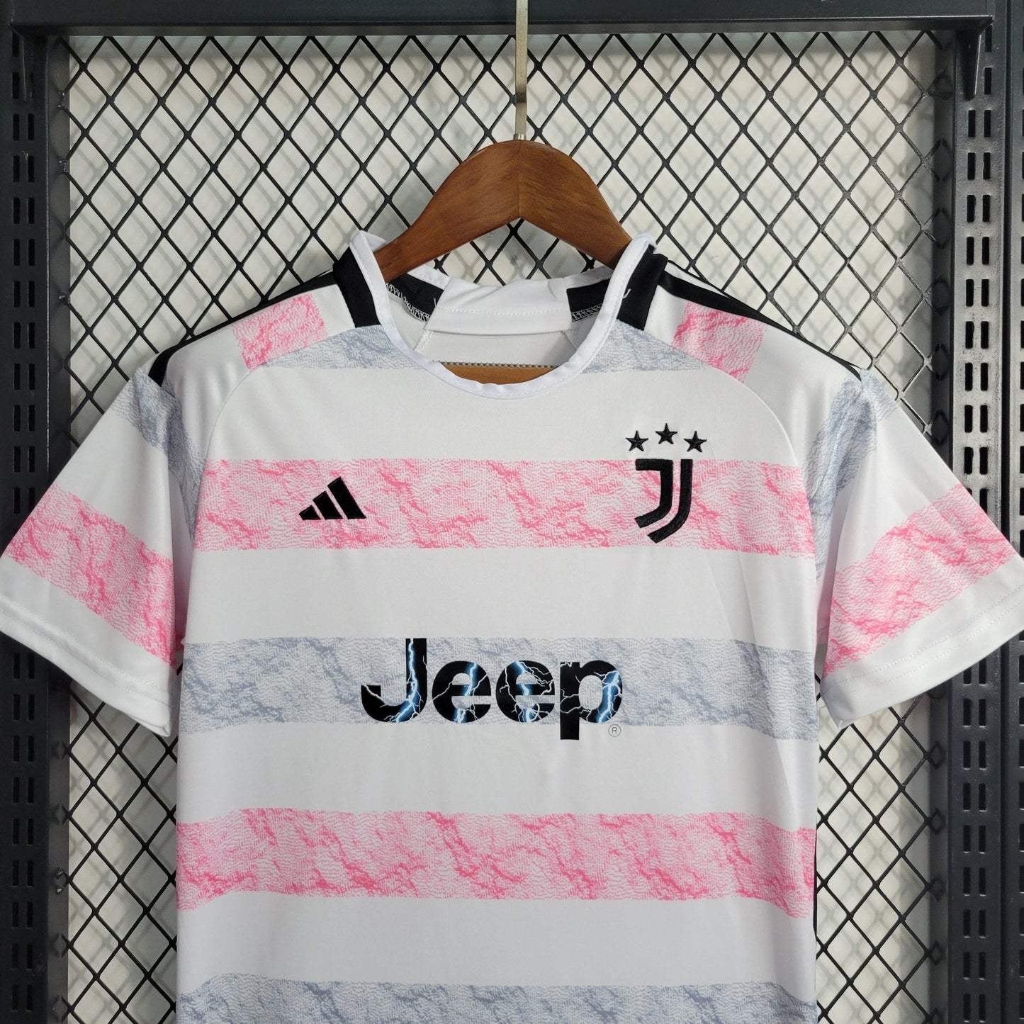 Juventus 23-24 Kit Extérieur (KIDS) - StrikeKit