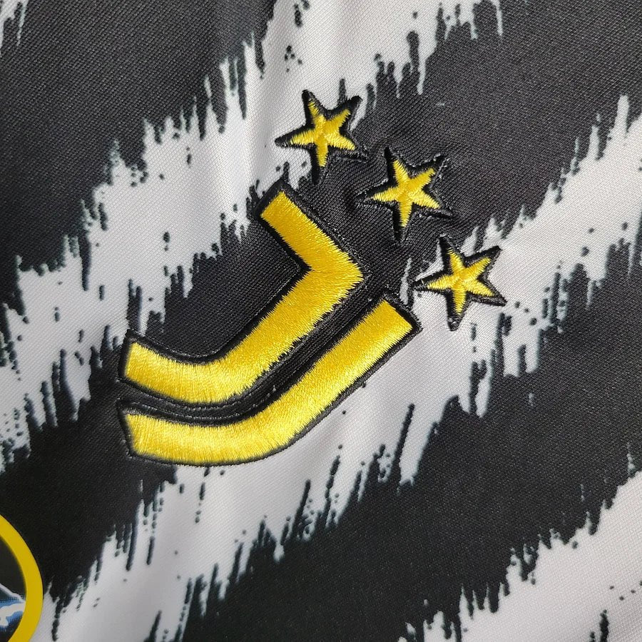 Juventus 23/24 Domicile (KIDS) - StrikeKit