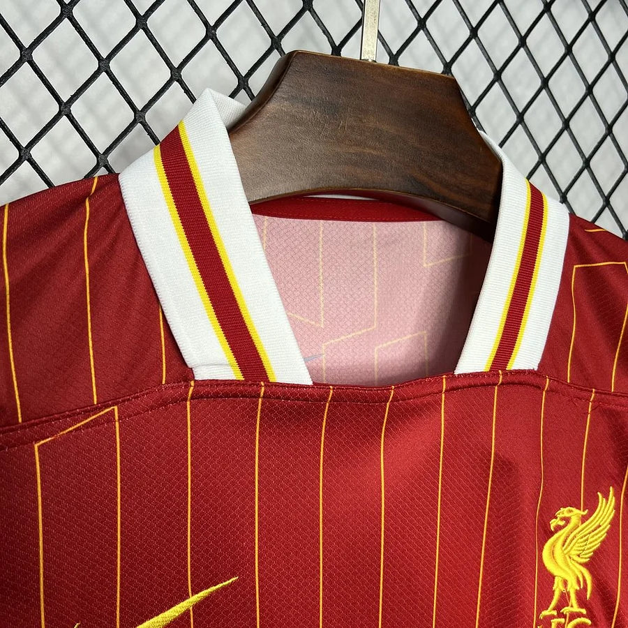 Liverpool 24-25 Home
