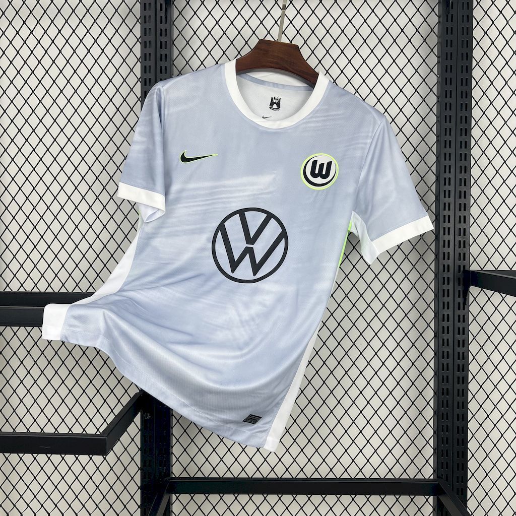 Wolfsburg 25-26 Away