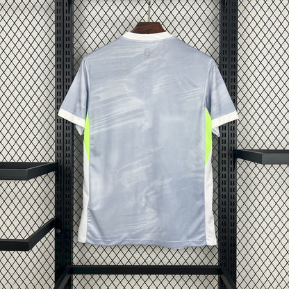 Wolfsburg 25-26 Away