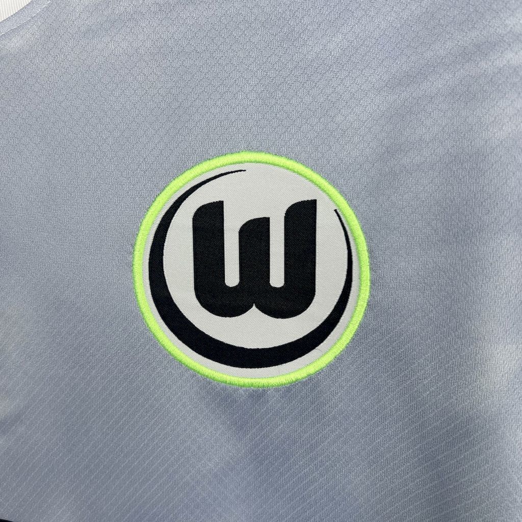 Wolfsburg 25-26 Away