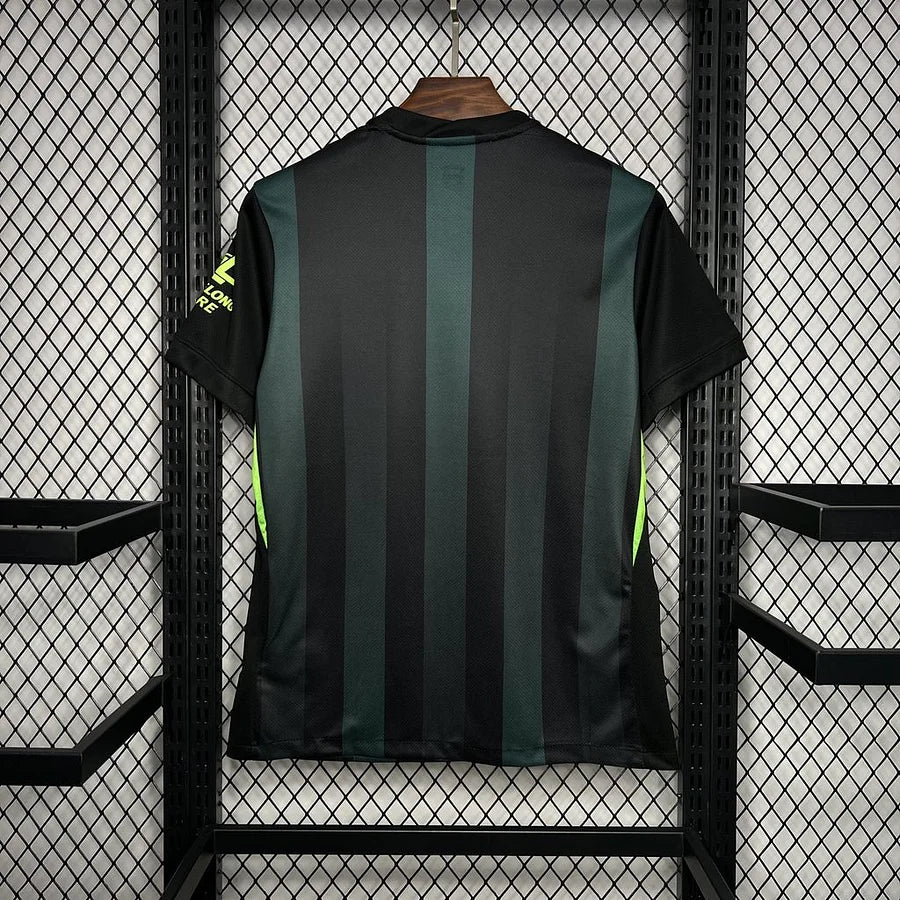 Wolfsburg 24-25 Away