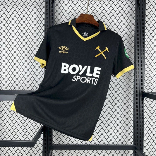 West Ham 25-26 Away