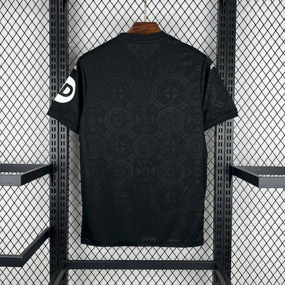 Wolverhampton 25-26 Away