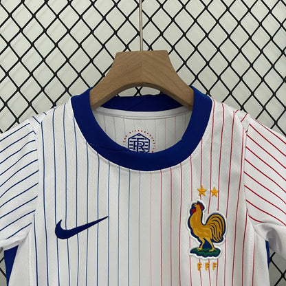 France 24-25 Kit Extérieur EURO (KIDS) - StrikeKit