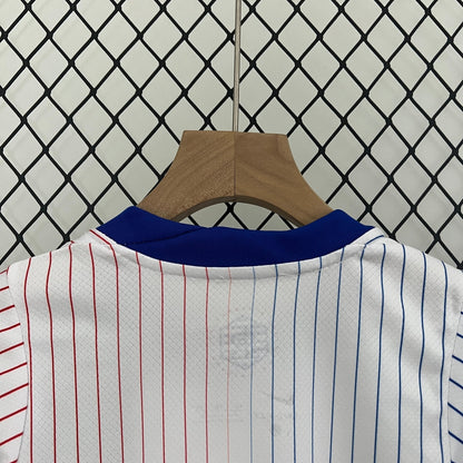 France 24-25 Kit Extérieur EURO (KIDS) - StrikeKit
