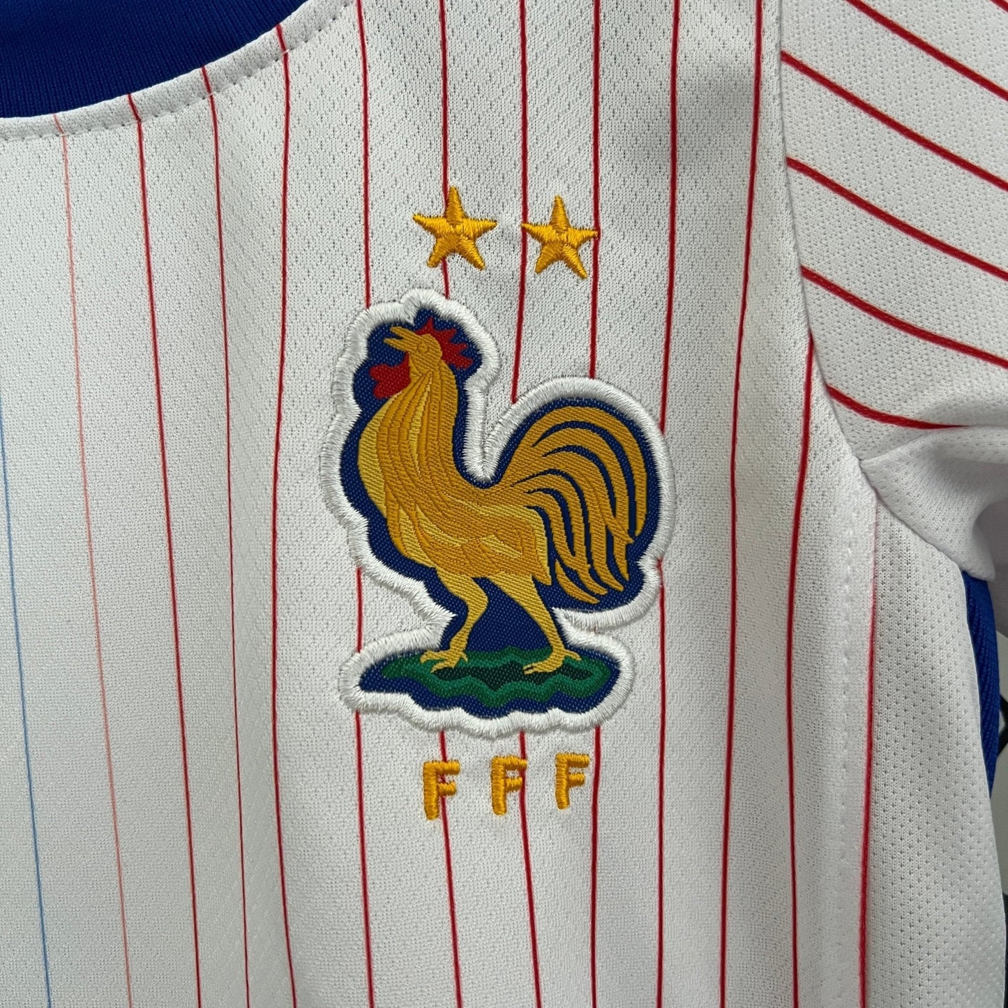 France 24-25 Kit Extérieur EURO (KIDS) - StrikeKit