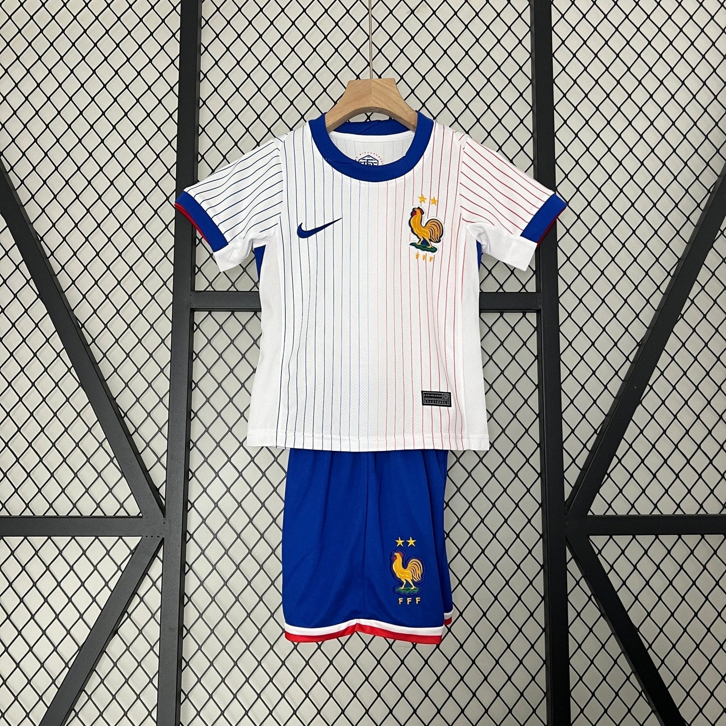 France 24-25 Kit Extérieur EURO (KIDS) - StrikeKit