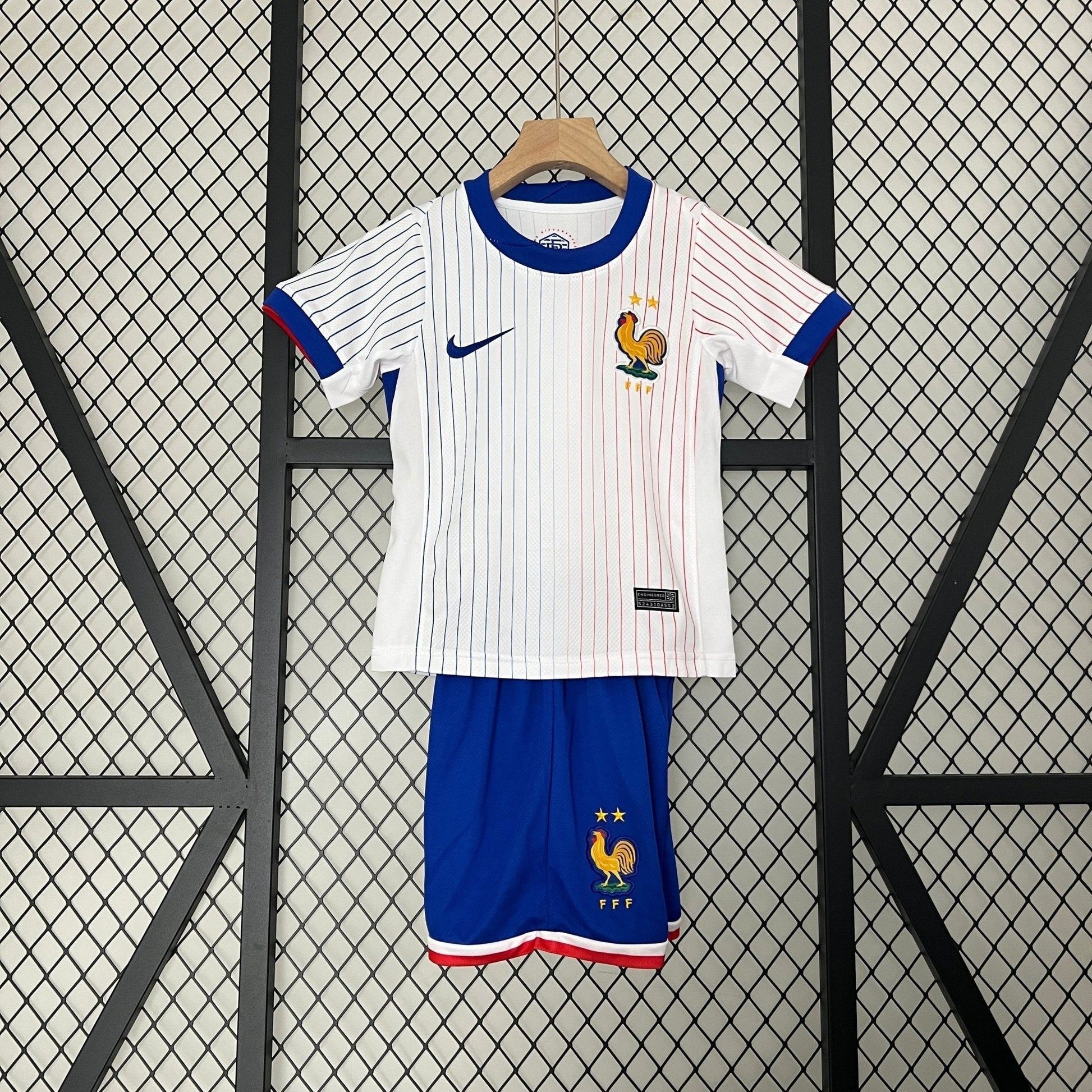 France 24-25 Kit Extérieur EURO (KIDS) - StrikeKit
