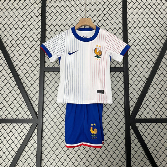 France 24-25 Kit Extérieur EURO (KIDS) - StrikeKit