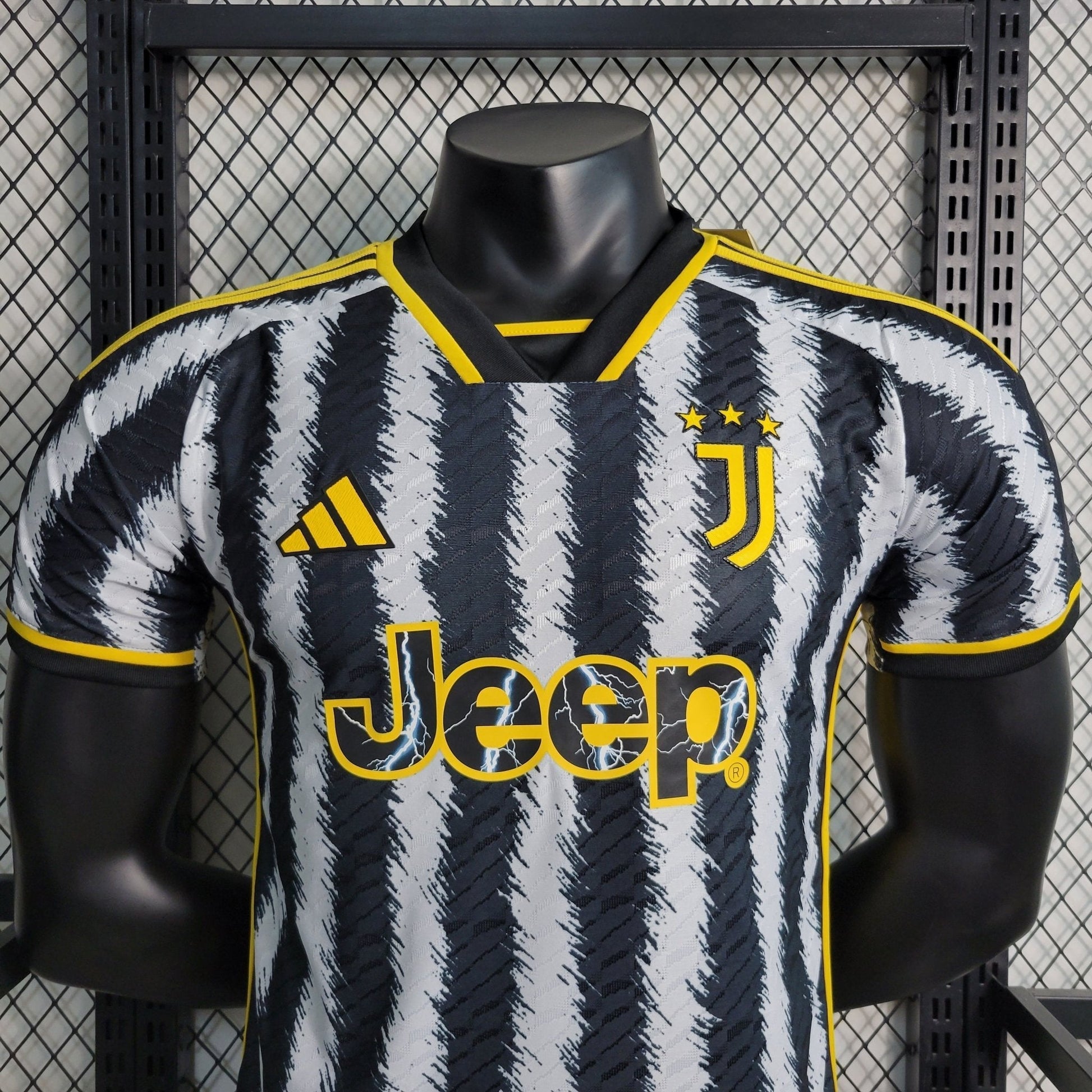 Juventus 23-24 Domicile (PLAYER) - StrikeKit