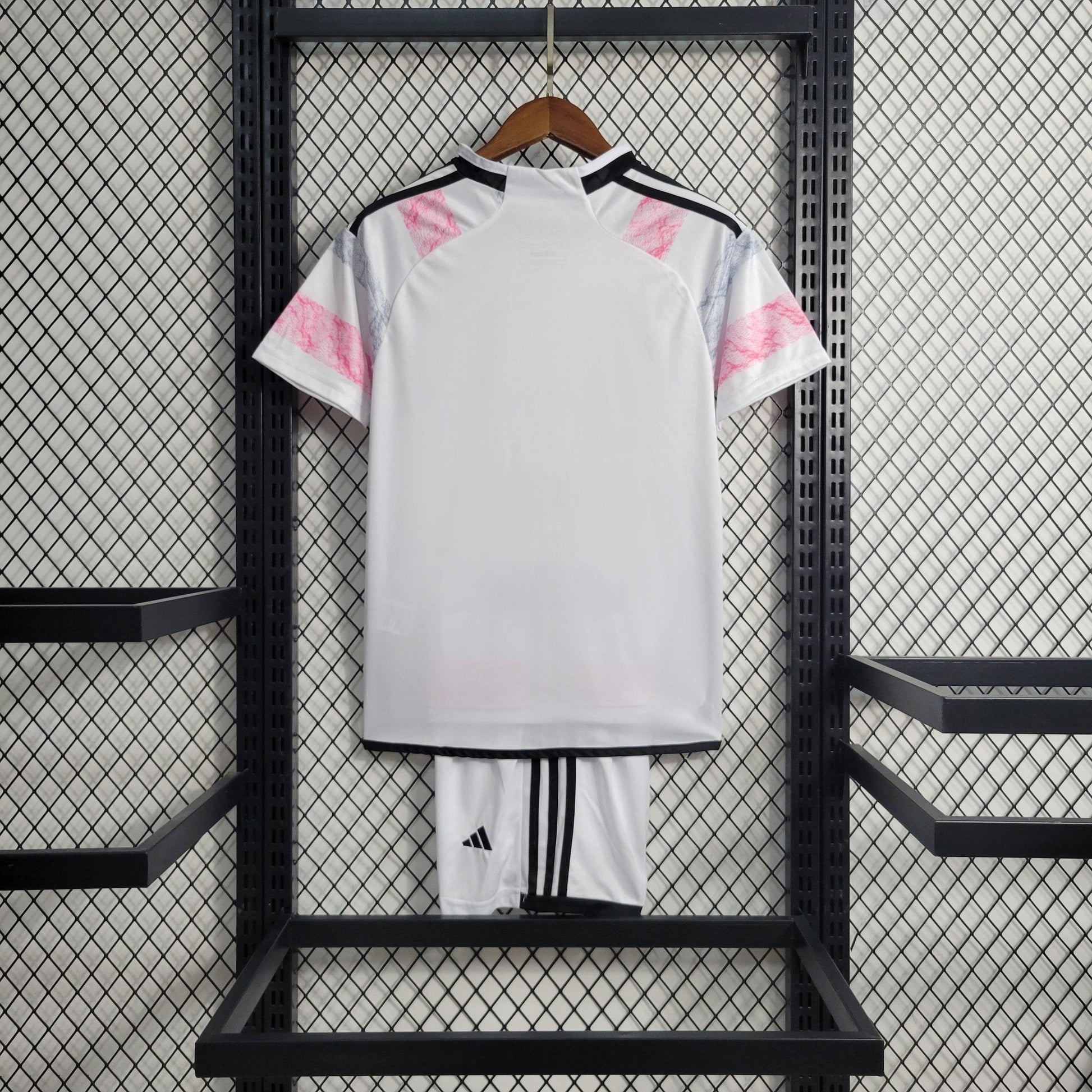 Juventus 23-24 Kit Extérieur (KIDS) - StrikeKit