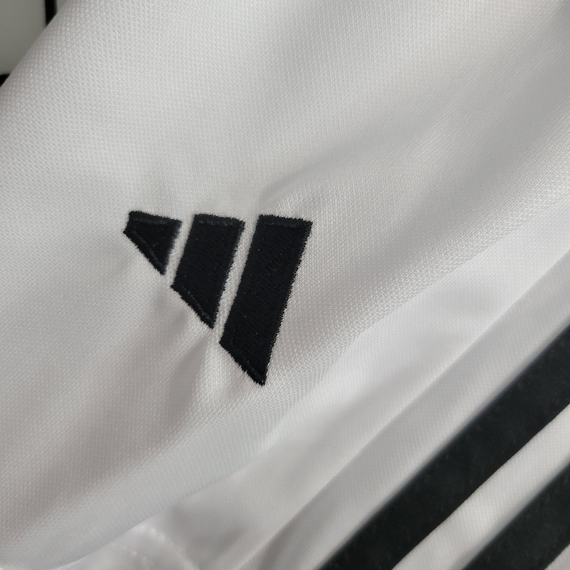 Juventus 23-24 Kit Extérieur (KIDS) - StrikeKit