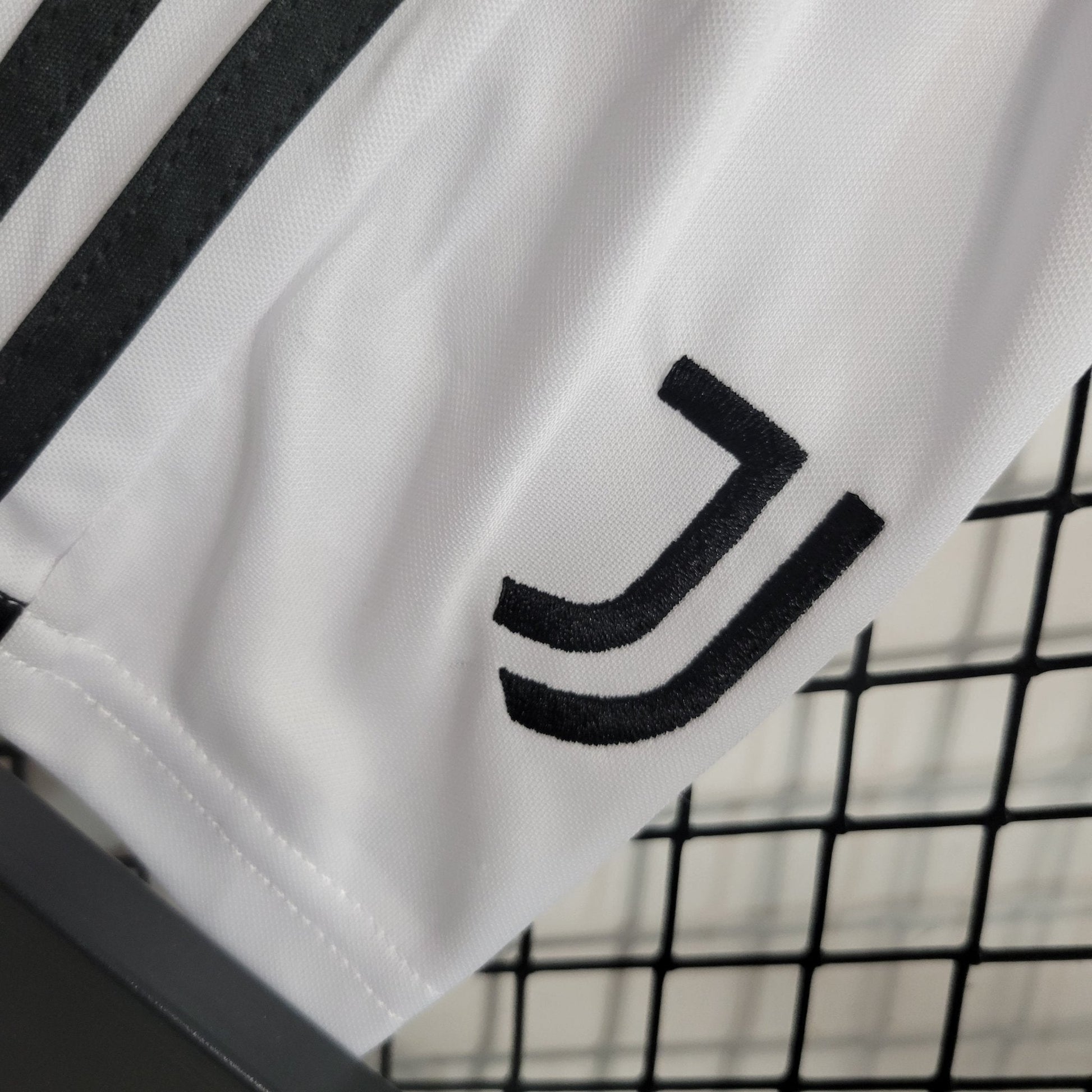 Juventus 23-24 Kit Extérieur (KIDS) - StrikeKit