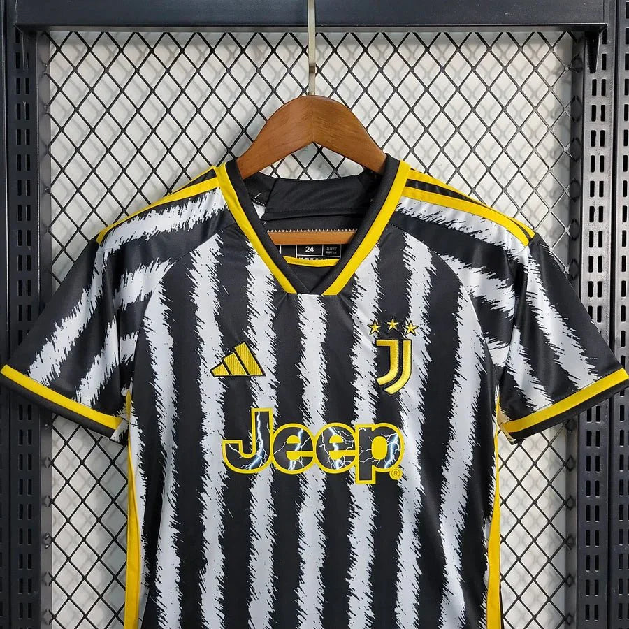 Juventus 23/24 Domicile (KIDS) - StrikeKit