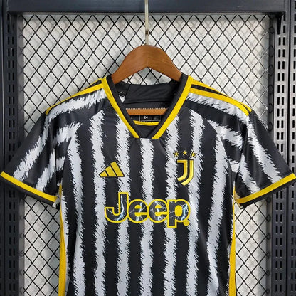 Juventus 23/24 Domicile (KIDS) - StrikeKit