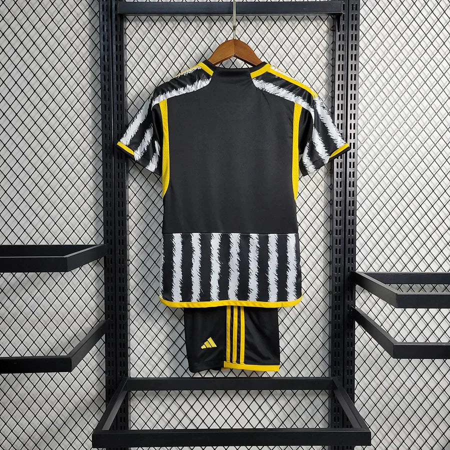 Juventus 23/24 Domicile (KIDS) - StrikeKit