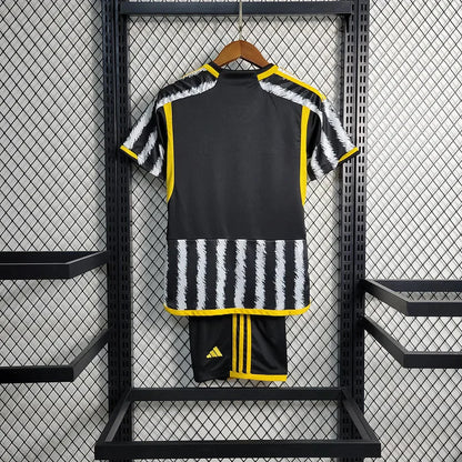 Juventus 23/24 Domicile (KIDS) - StrikeKit