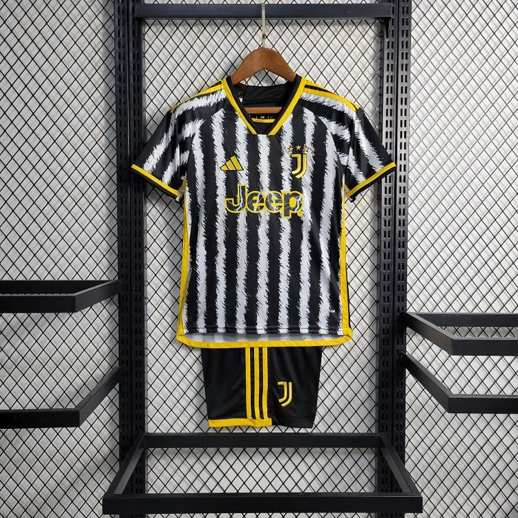 Juventus 23/24 Domicile (KIDS) - StrikeKit