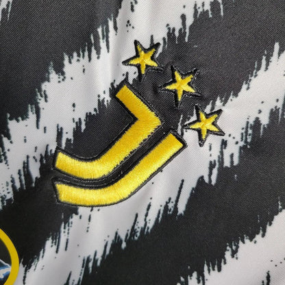 Juventus 23/24 Domicile (KIDS) - StrikeKit
