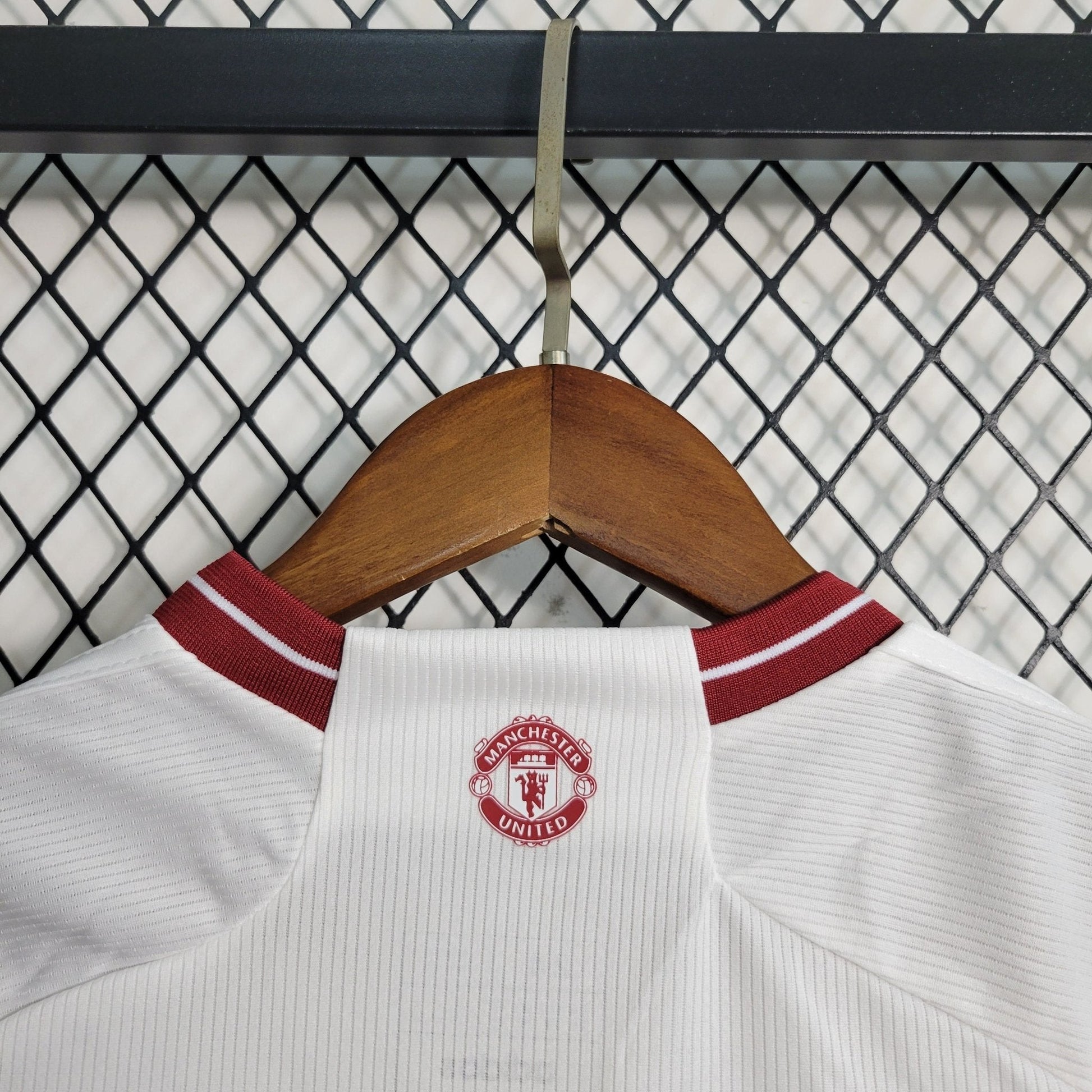 Manchester United 23-24 Kit Third (KIDS) - StrikeKit