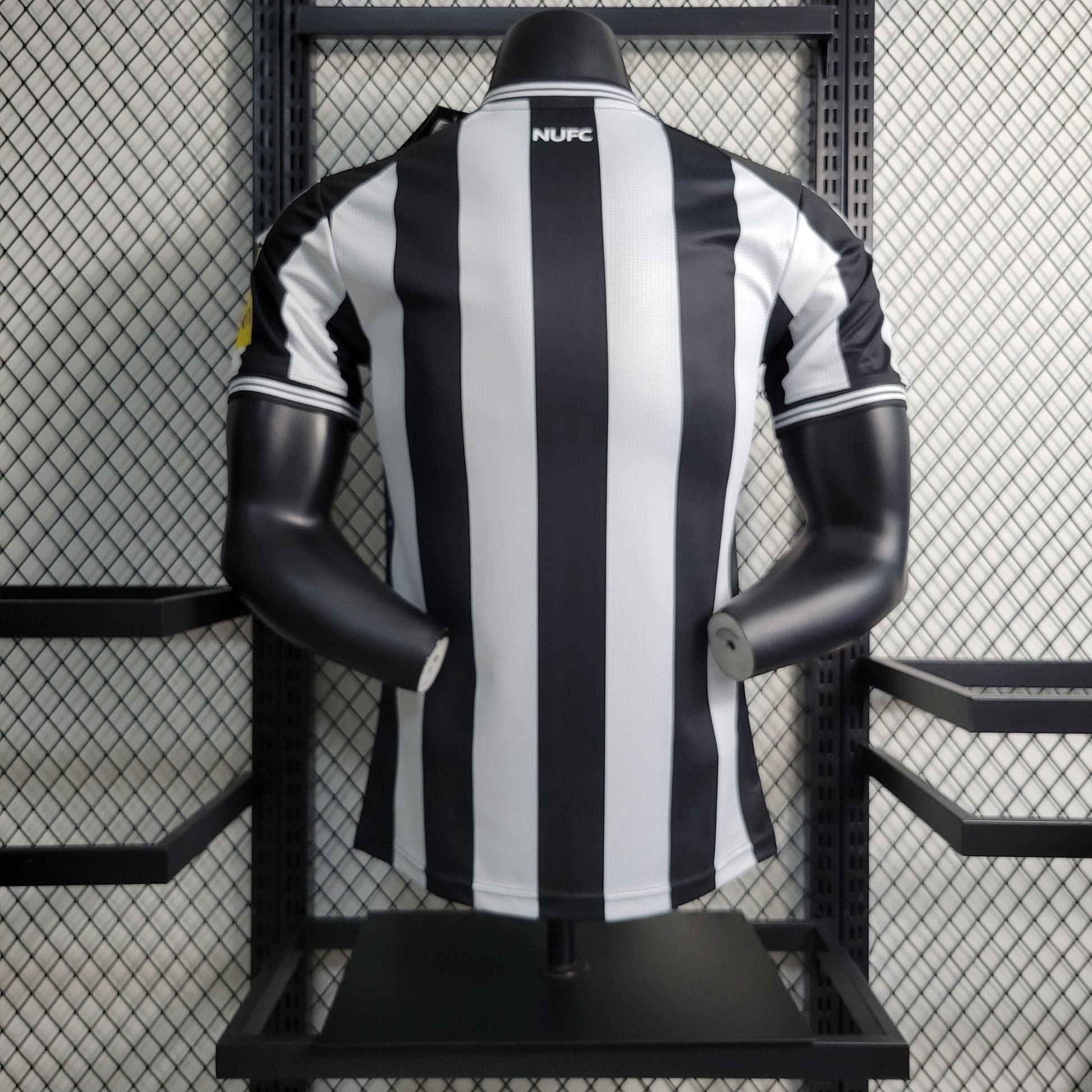Newcastle 23-24 Domicile (PLAYER) - StrikeKit