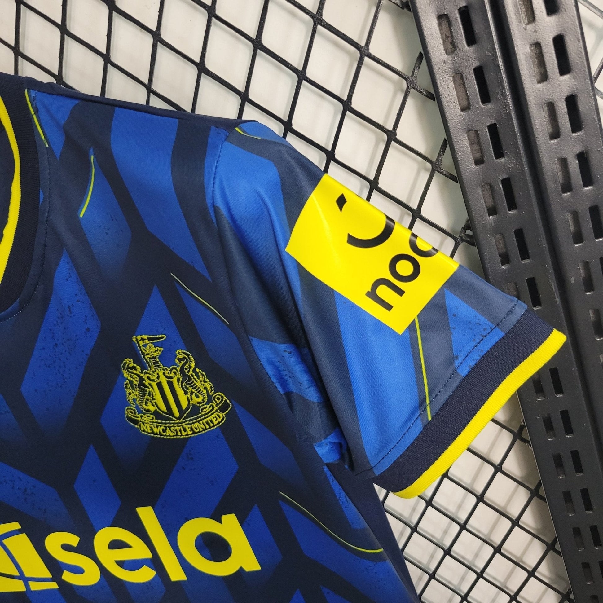 Newcastle 23-24 Kit Third (KIDS) - StrikeKit