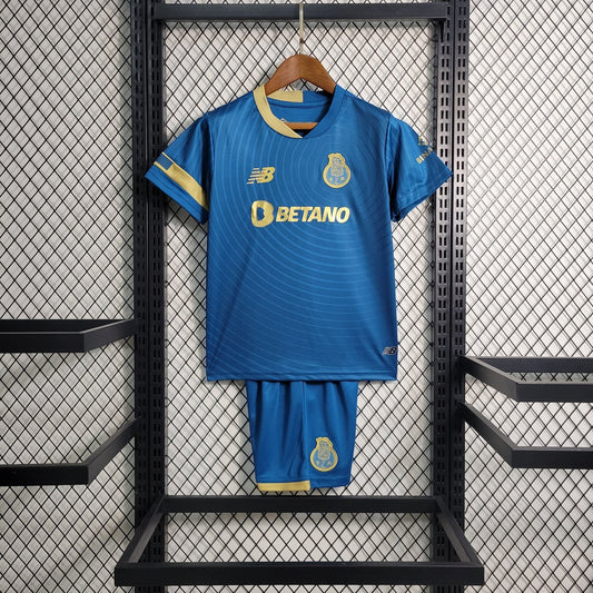 Porto 23-24 Kit Extérieur (KIDS) - StrikeKit