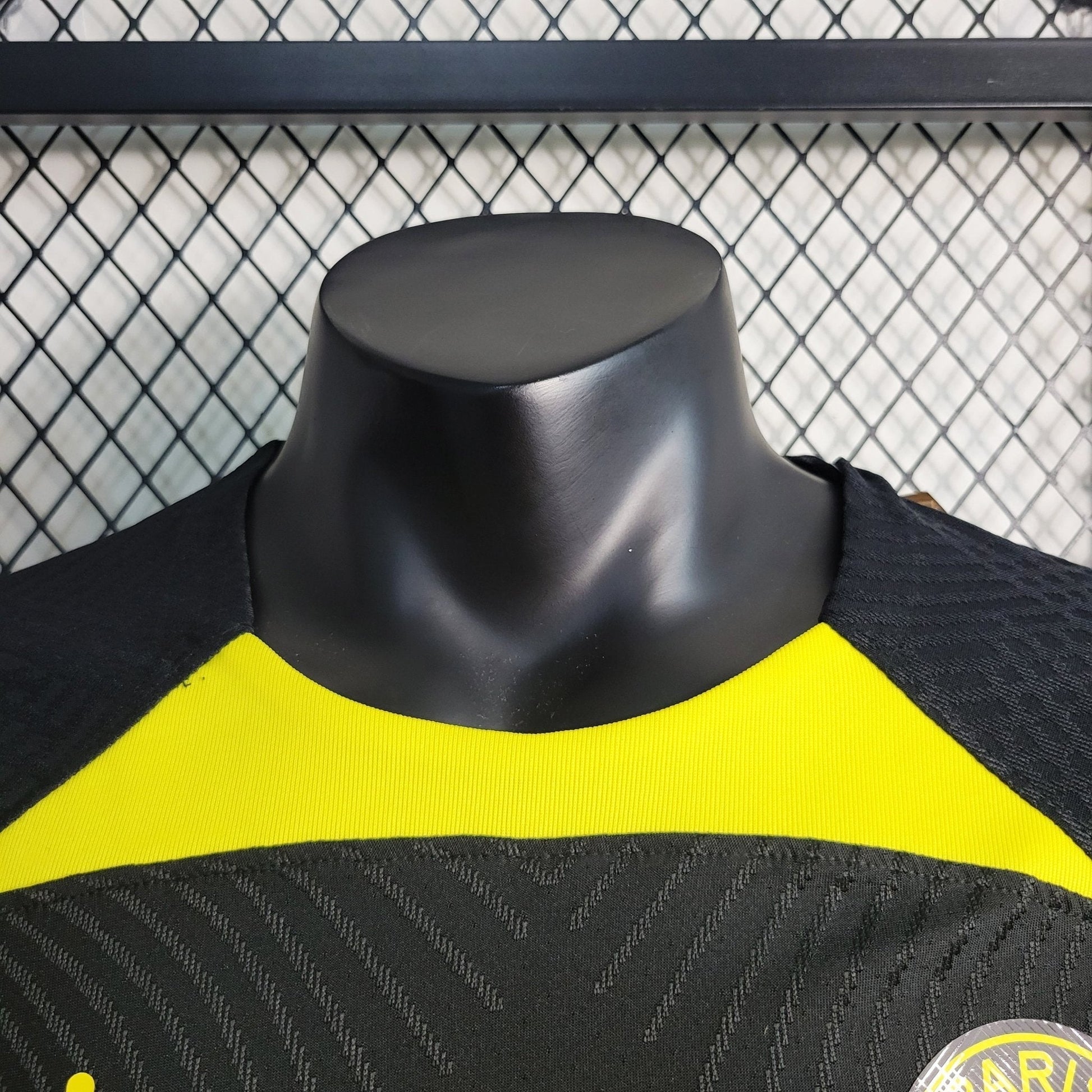 PSG 23-24 Entraînement Black (PLAYER) - StrikeKit