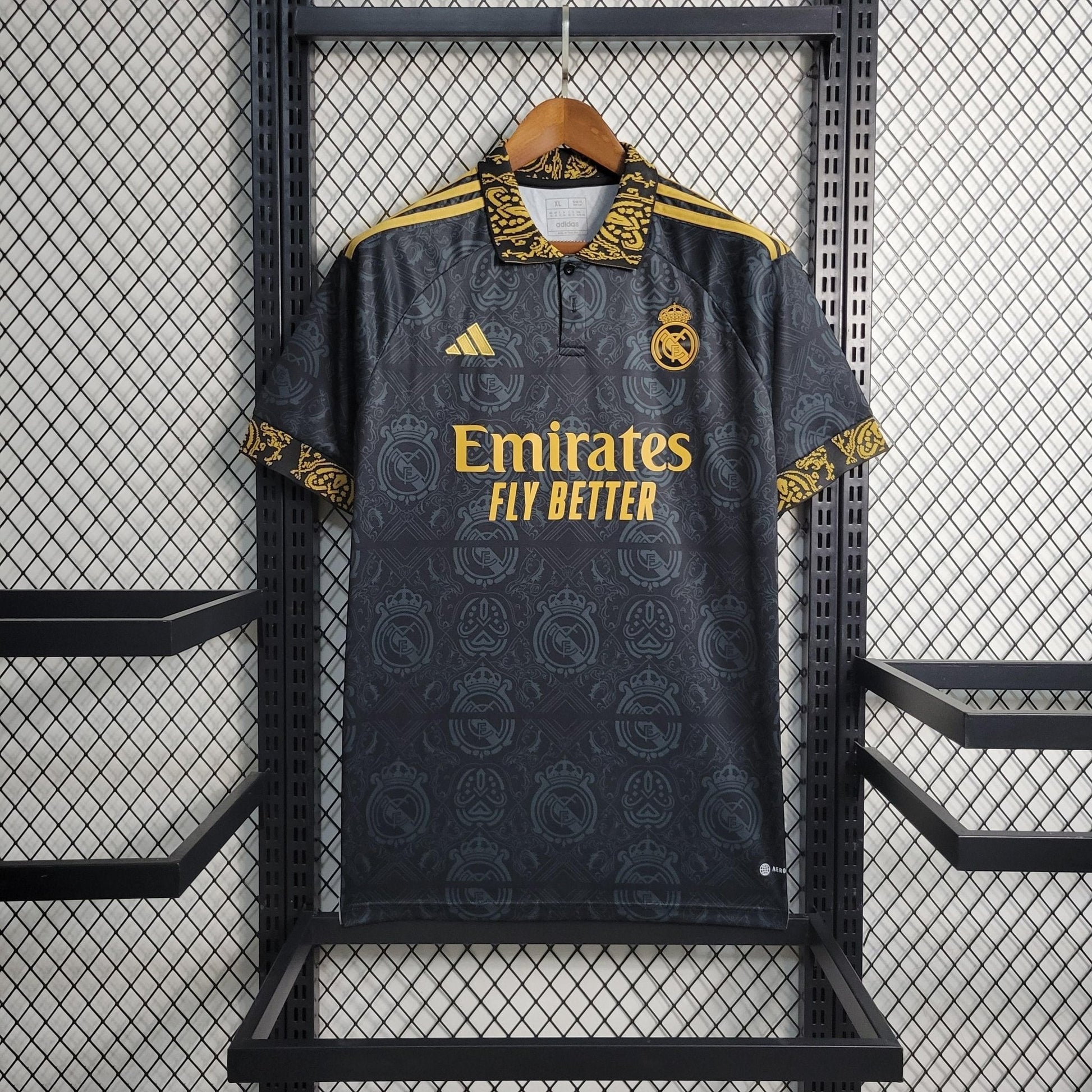 Real Madrid 23-24 Concept Black/Or - StrikeKit