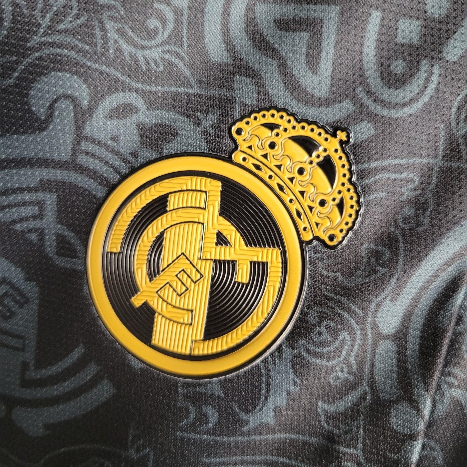 Real Madrid 23-24 Concept Black/Or - StrikeKit