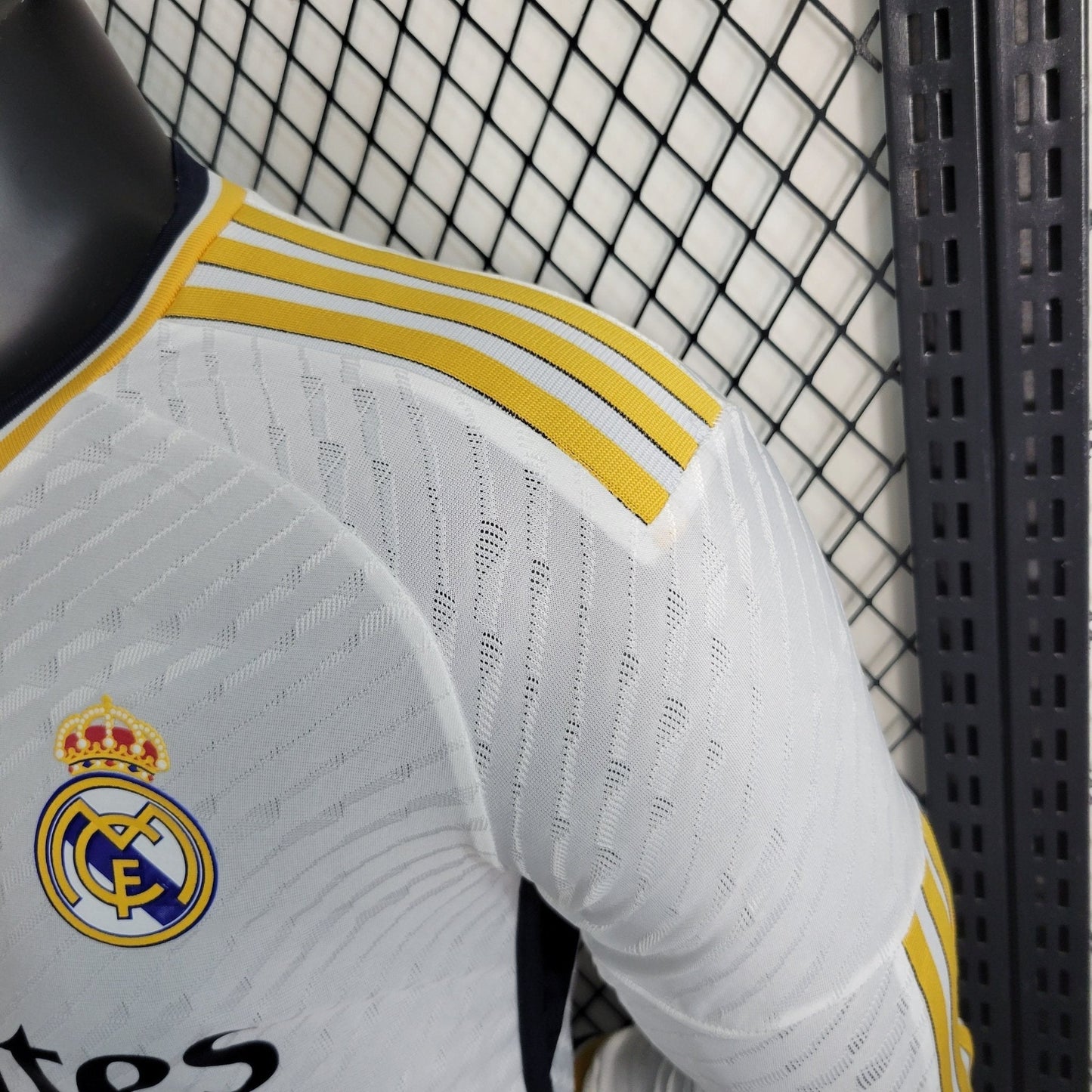 Real Madrid 23-24 Domicile Longues Manches (PLAYER) - StrikeKit