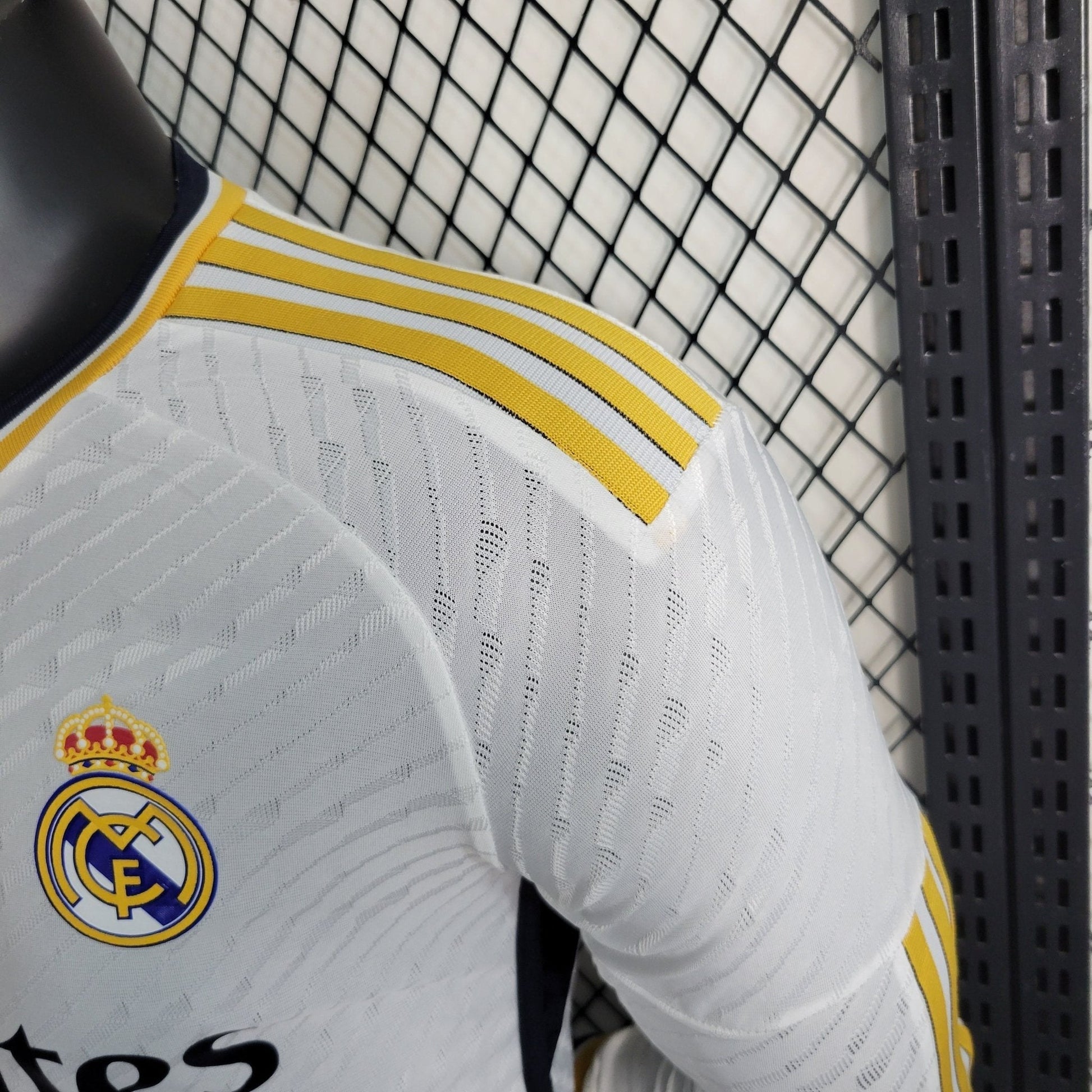 Real Madrid 23-24 Domicile Longues Manches (PLAYER) - StrikeKit