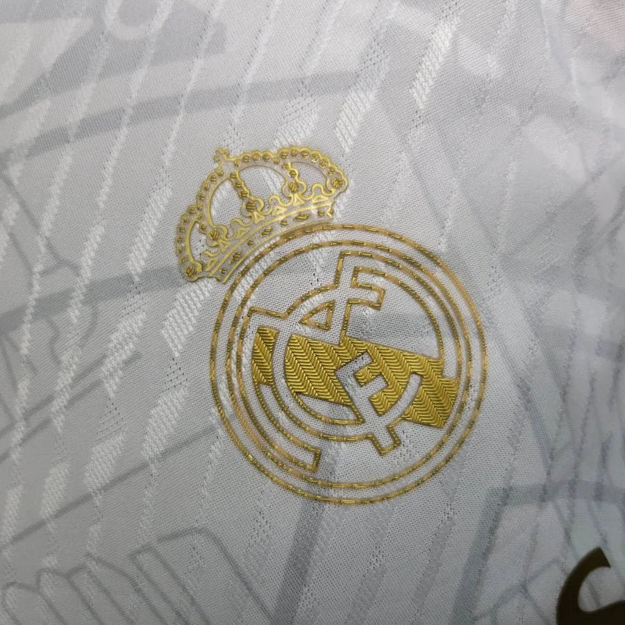 Real Madrid 23-24 Edition spécial Blanc/Or (PLAYER) - StrikeKit