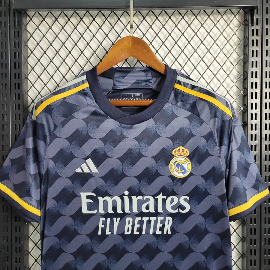 Real Madrid 23-24 Extérieur - StrikeKit