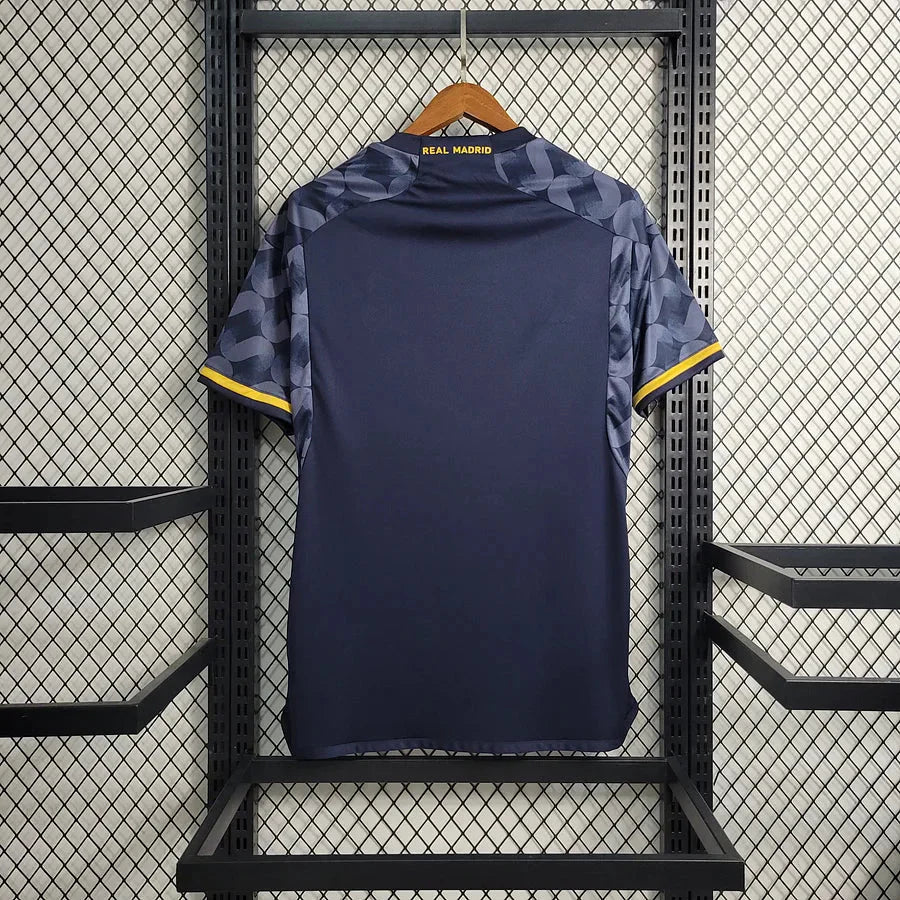 Real Madrid 23-24 Extérieur - StrikeKit