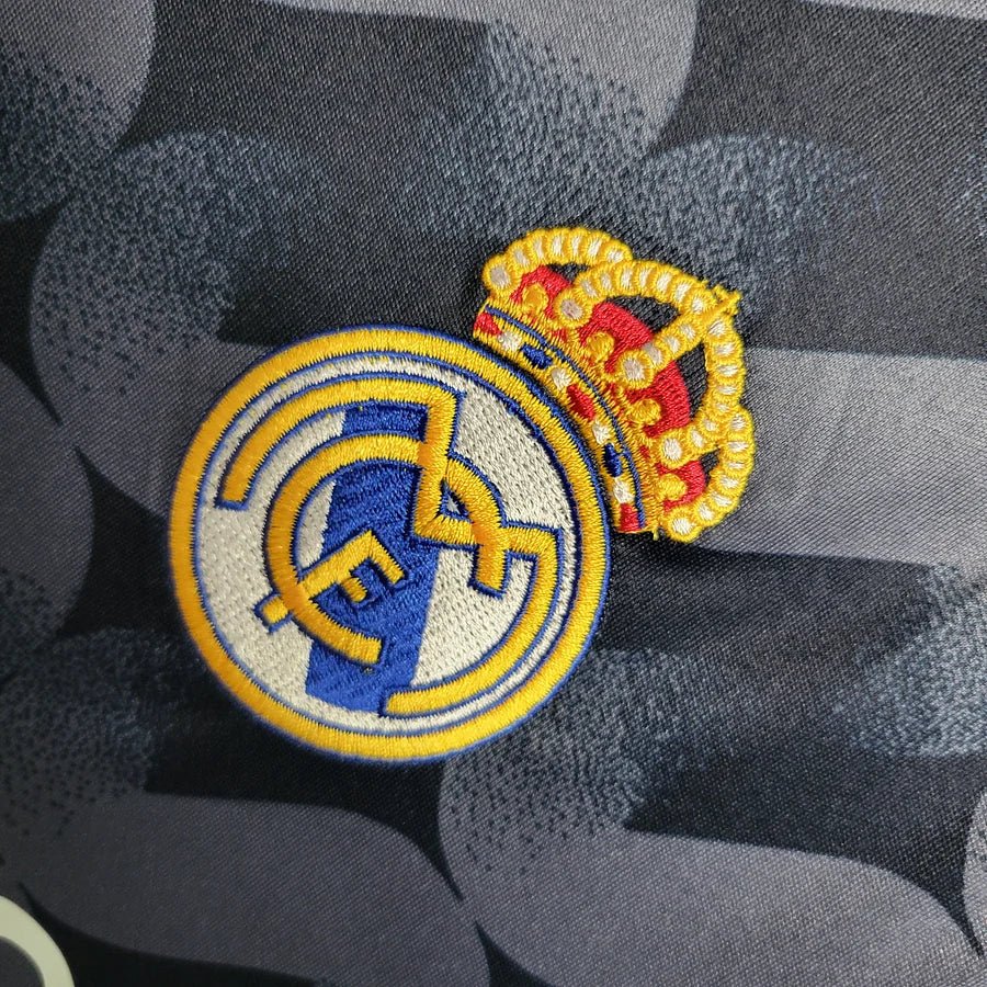 Real Madrid 23-24 Extérieur - StrikeKit