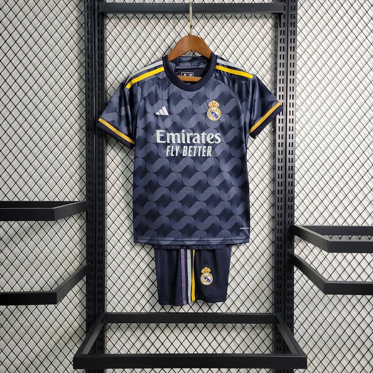 Real Madrid 23-24 Kit Extérieur (KIDS) - StrikeKit