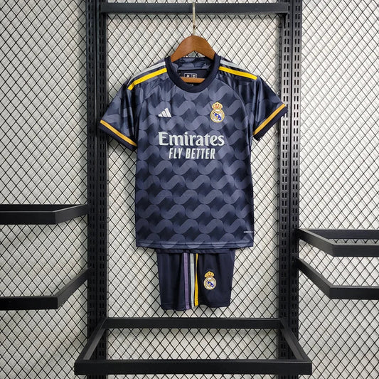 Real Madrid 23-24 Kit Extérieur (KIDS) - StrikeKit