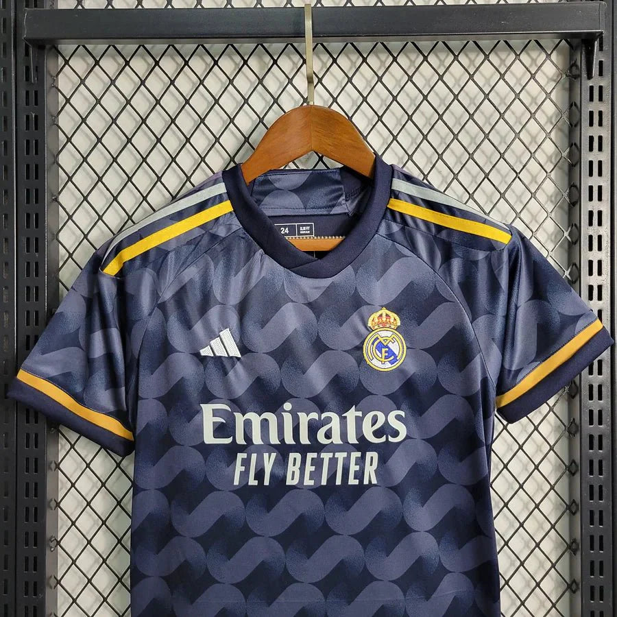 Real Madrid 23-24 Kit Extérieur (KIDS) - StrikeKit